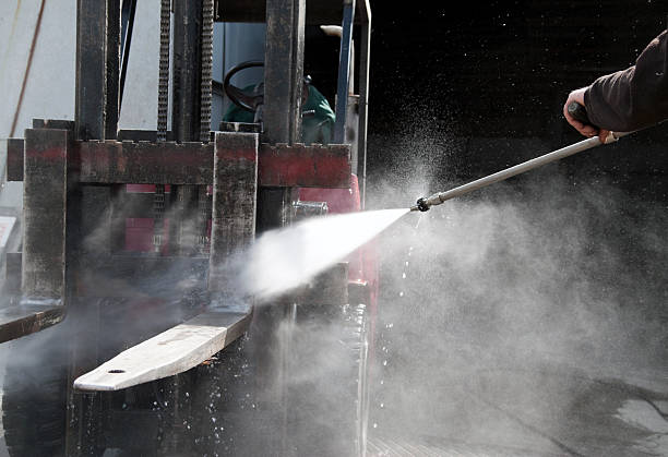 Best Roof Power Washing Services  in Creighton, NE