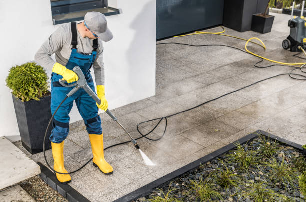 Best Residential Pressure Washing Services  in Creighton, NE